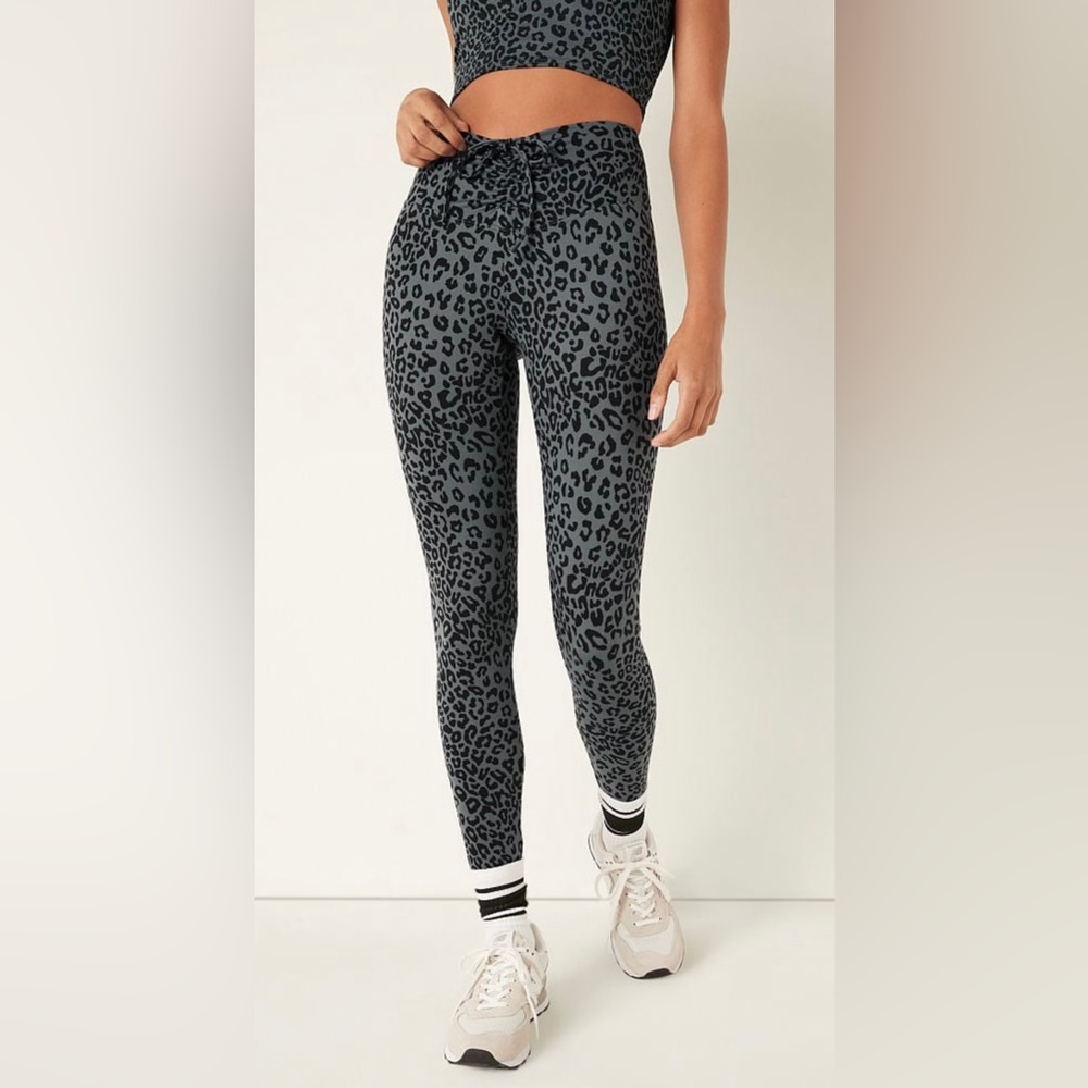 Victoria’s Secret PINK Blue Grey (Dark Steel) Leopard Ruched Leggings M